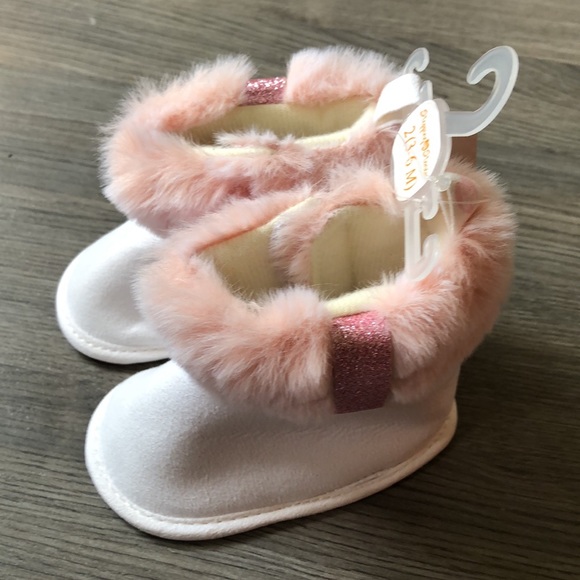 Other - 4/$10 • Stepping Stones Booties